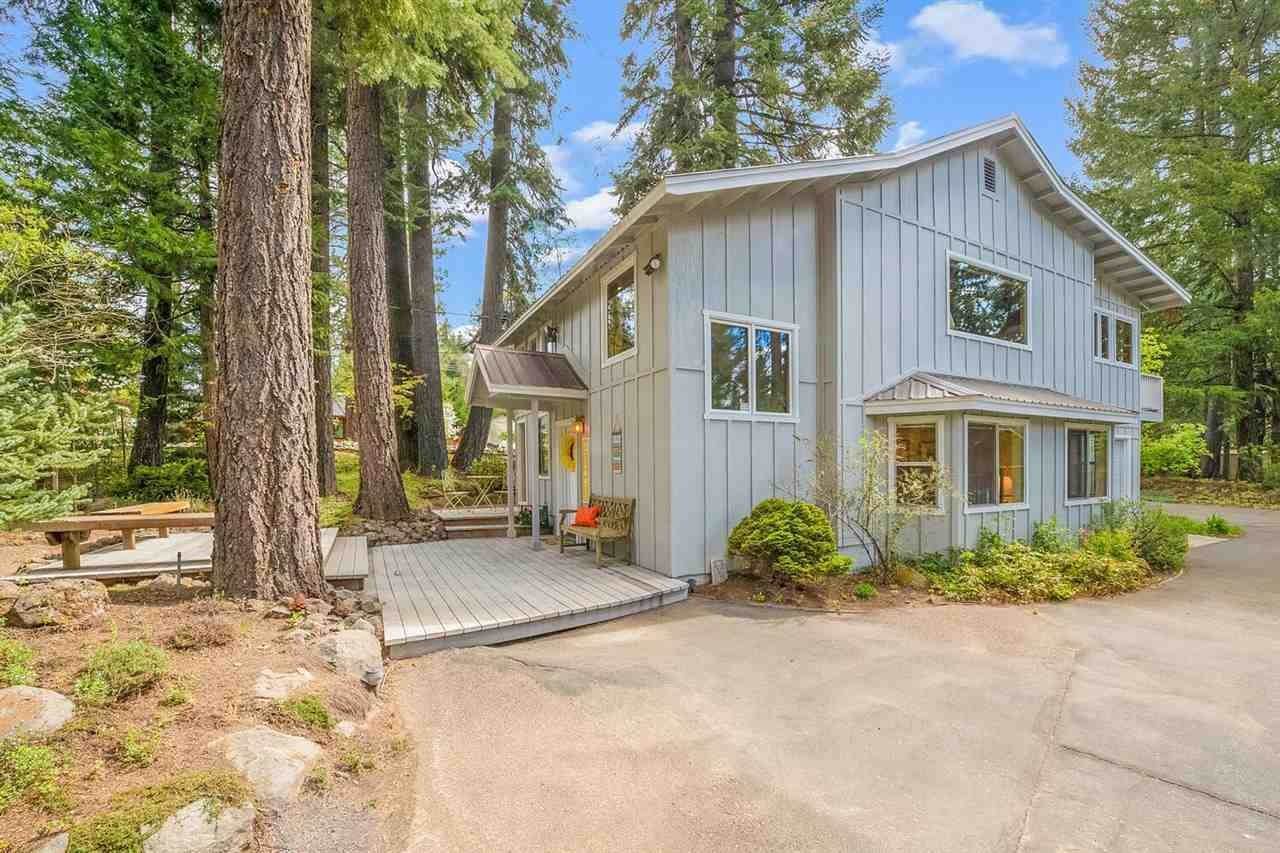 Single Family Homes 为 销售 在 3750 Lake Almanor Drive Lake Almanor, 加利福尼亚州 96137 美国