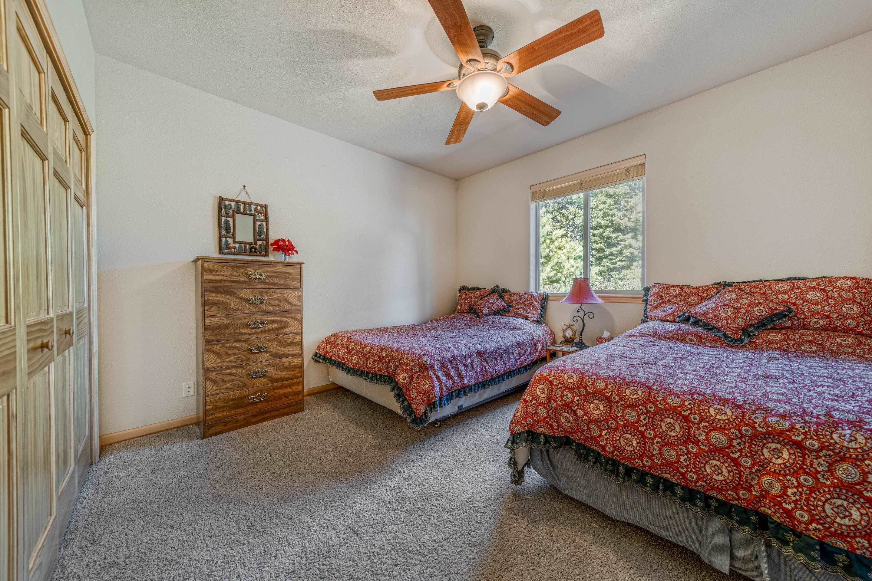 16. Single Family Homes for Active at 276 Walsh Court Lake Almanor, California 96137 United States