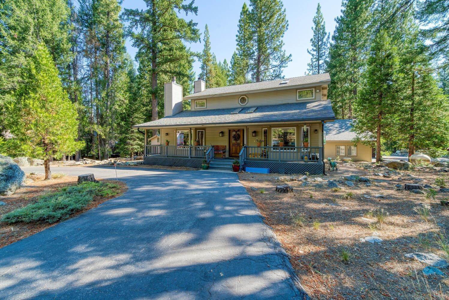 Single Family Homes 为 销售 在 2 Papoose Trail Graeagle, 加利福尼亚州 96103 美国