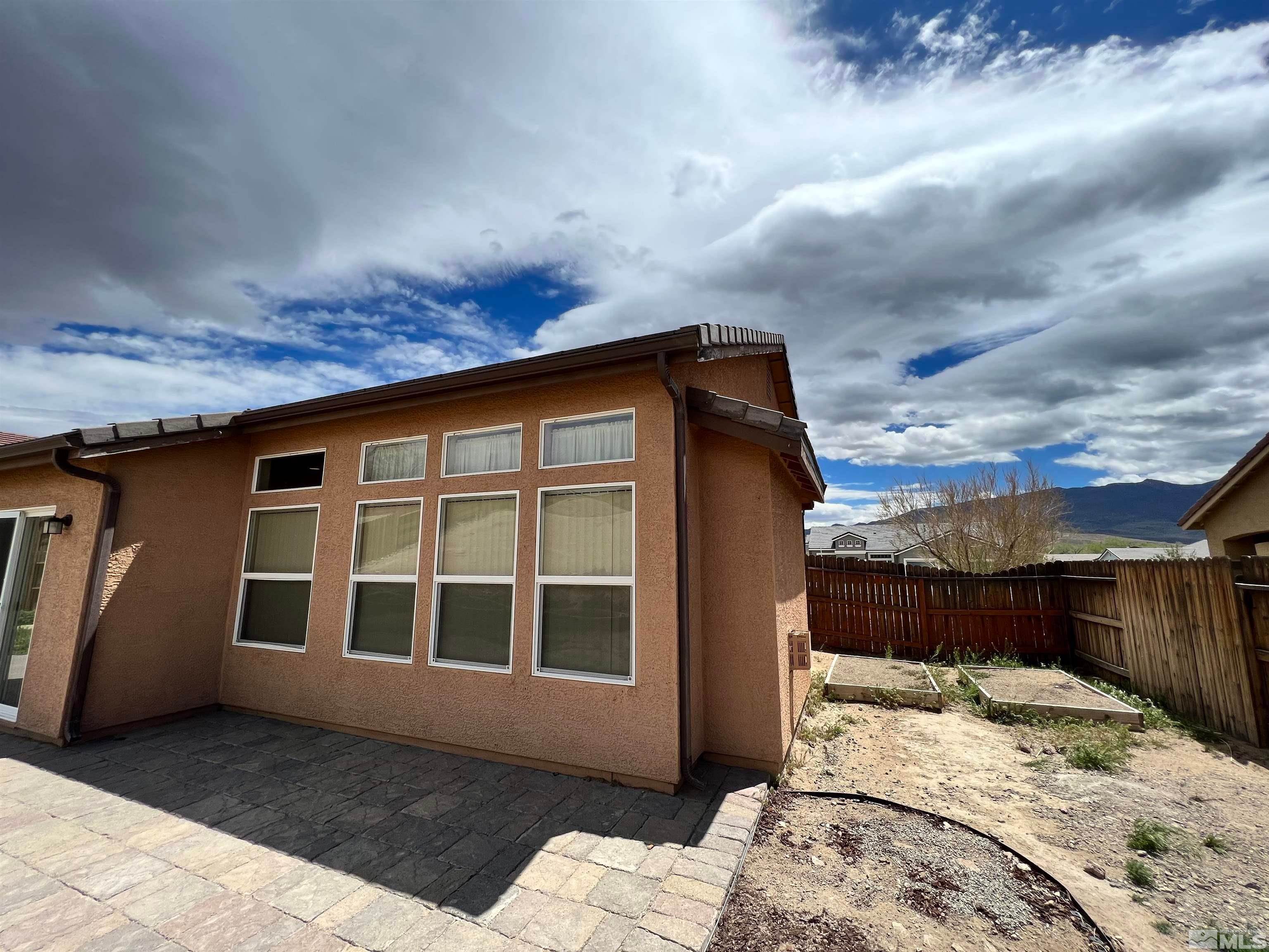 17. Single Family Homes for Active at 1524 Riverpark Parkway Dayton, Nevada 89403 United States