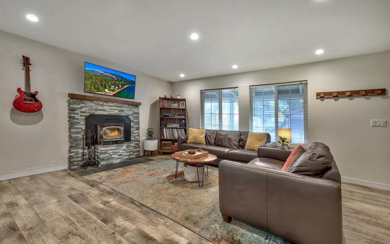 6. Single Family Homes at 10613 Pine Cone Drive Truckee, California 96161 United States