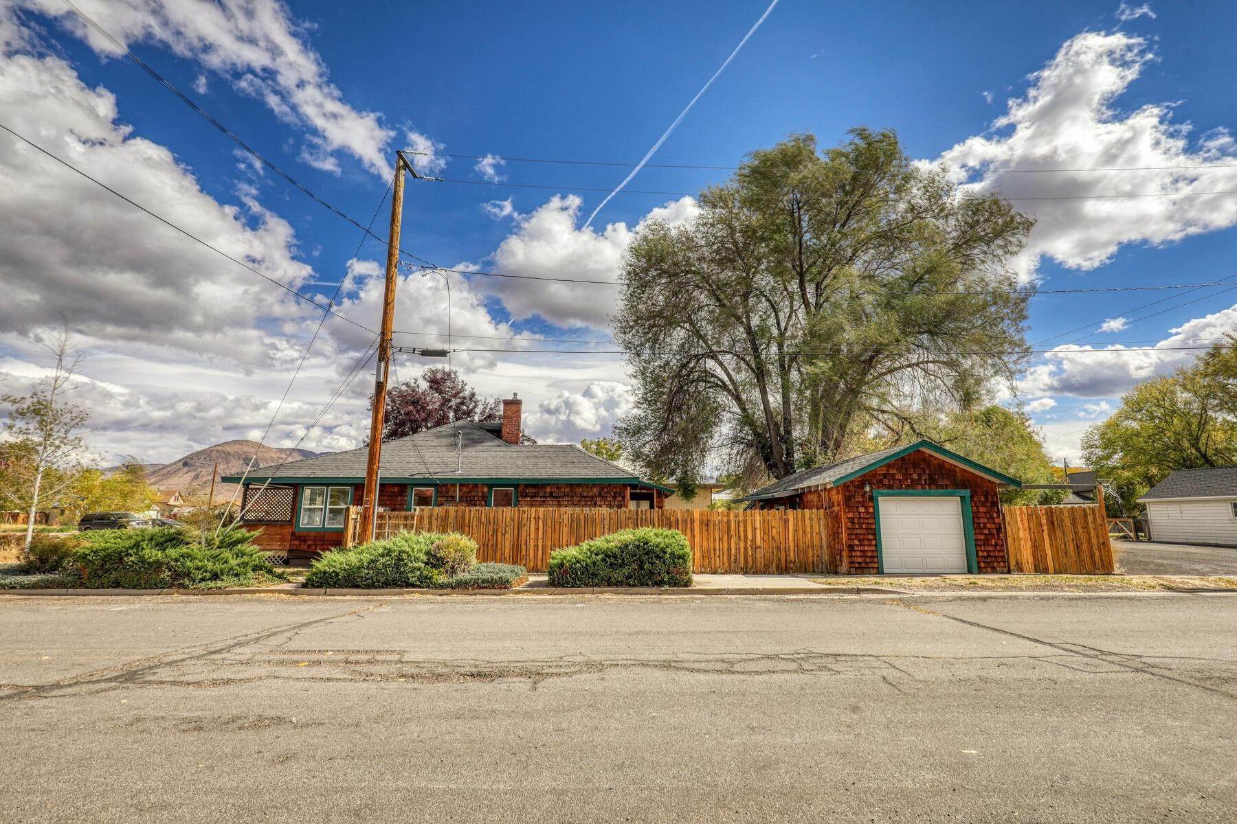 4. Single Family Homes at 600 Main Street Loyalton, California 96118 United States