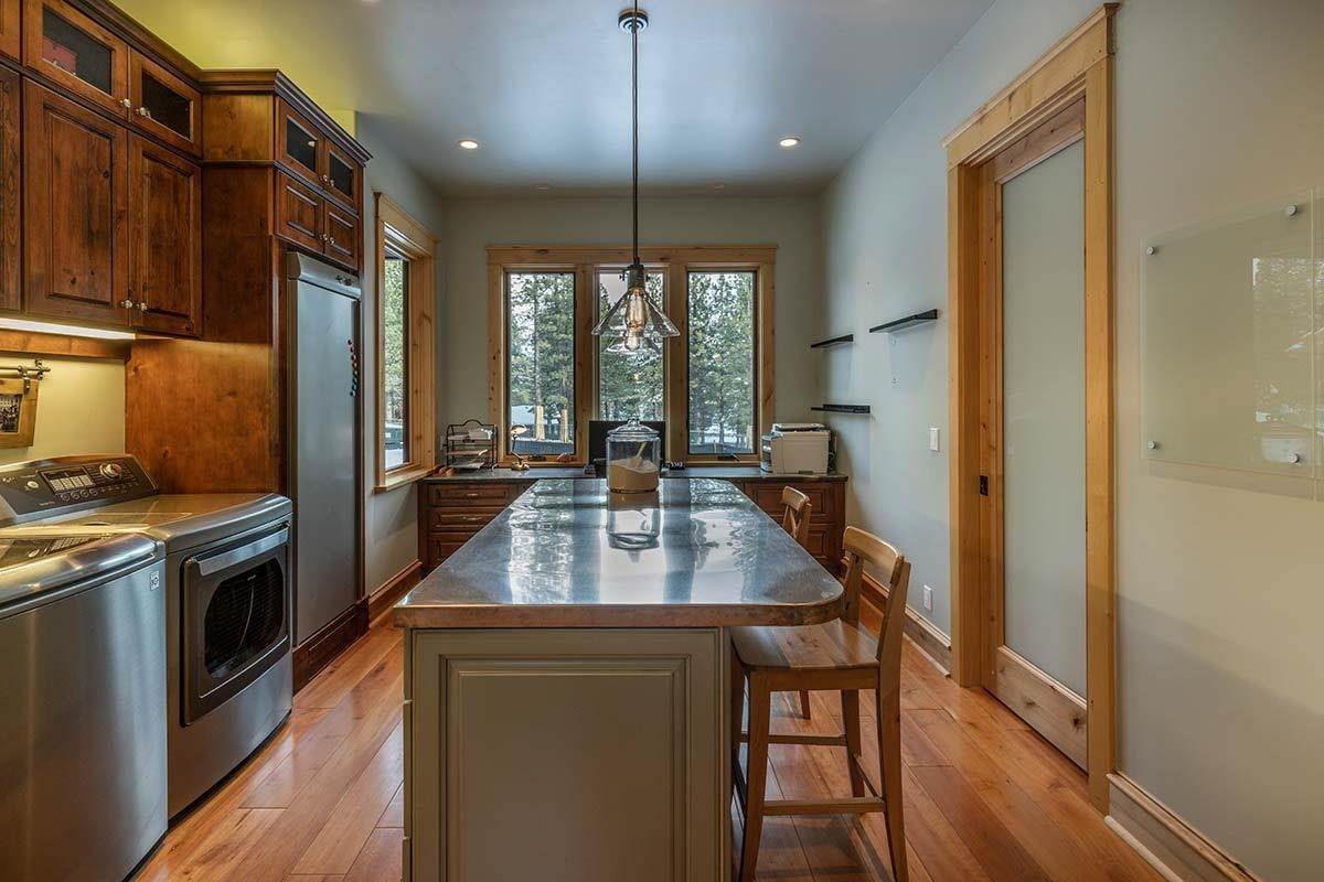 12. Single Family Homes for Active at 556 Stewart McKay Truckee, California 96161 United States