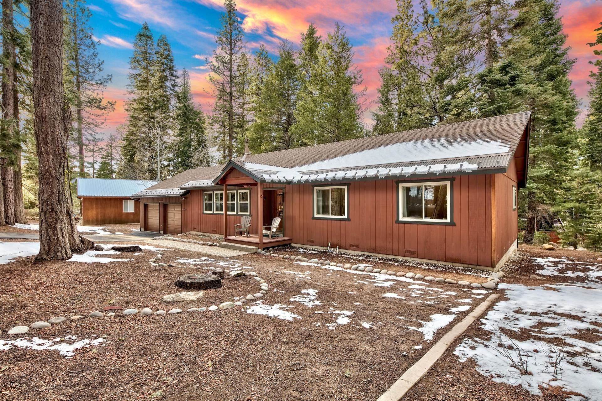 2. Single Family Homes for Active at 12481 Rainbow Drive Truckee, California 96161 United States
