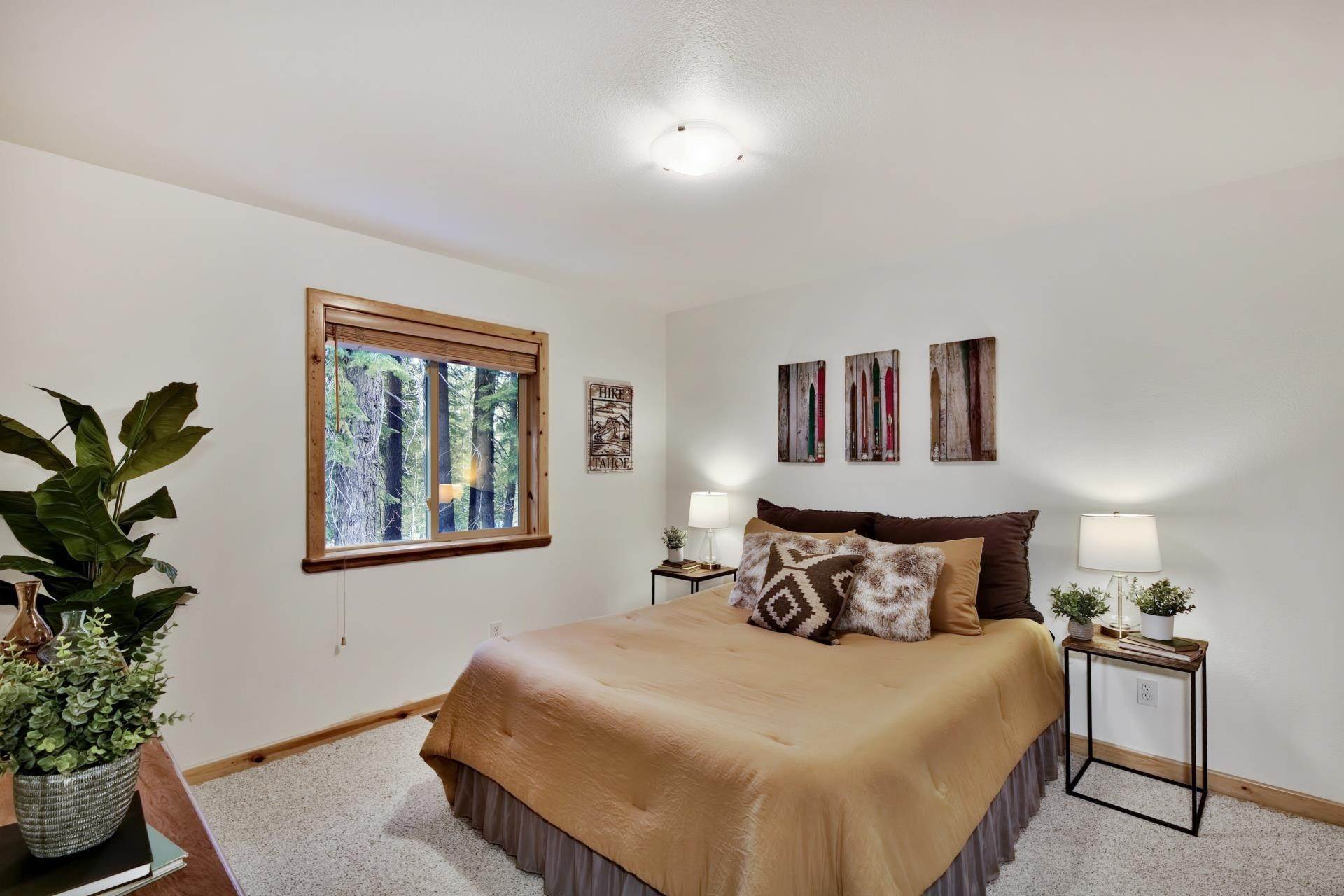 19. Single Family Homes for Active at 14048 Herringbone Way Truckee, California 96161 United States