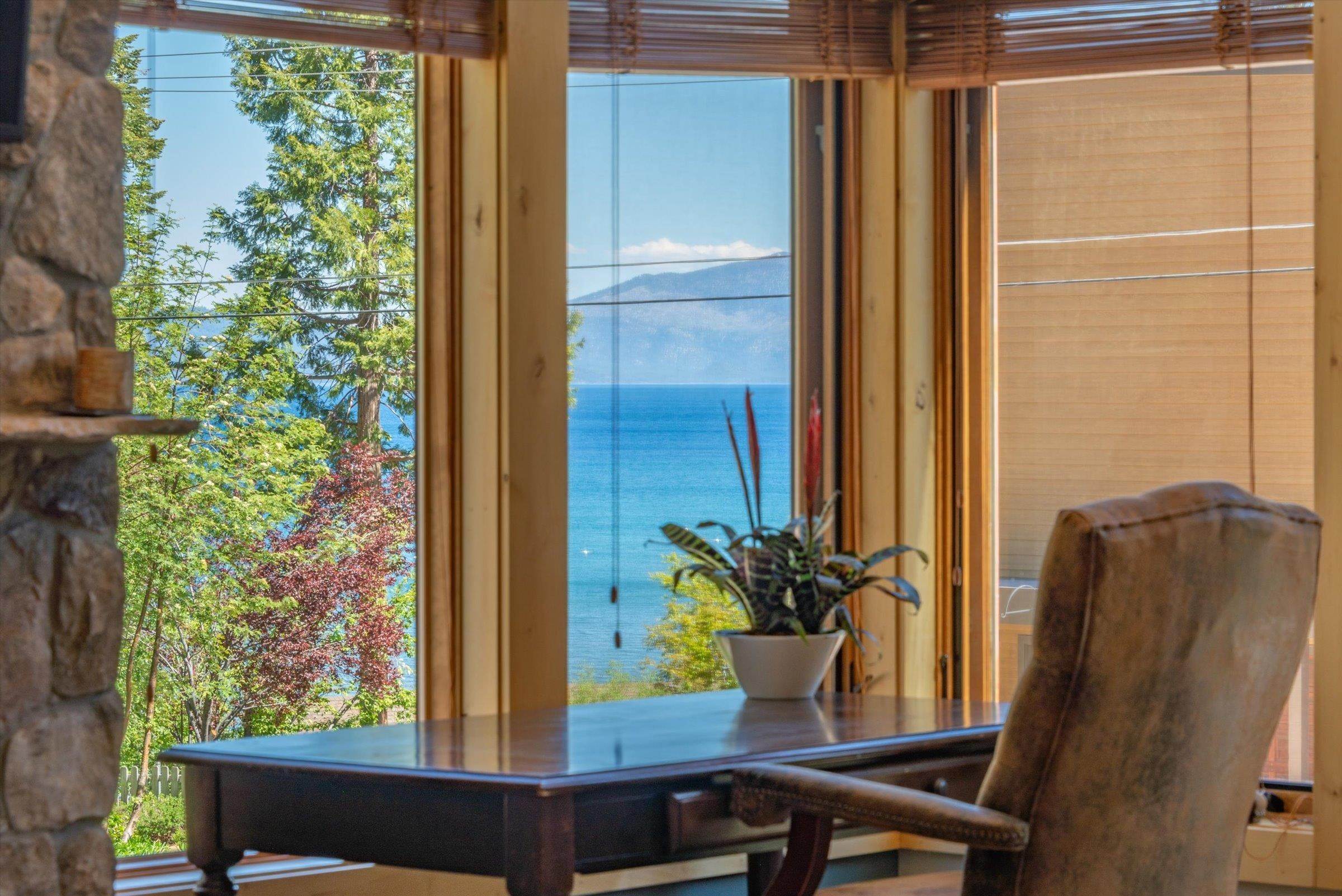 17. Single Family Homes for Active at 683 Olympic Drive Tahoe City, California 96145 United States