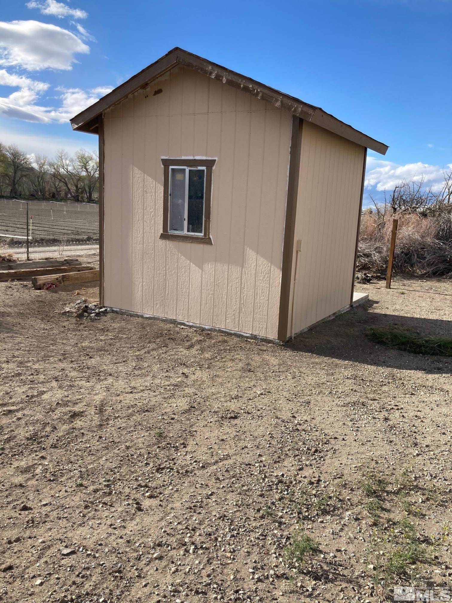 19. Single Family Homes for Active at 39 Baker Lane Yerington, Nevada 89447 United States