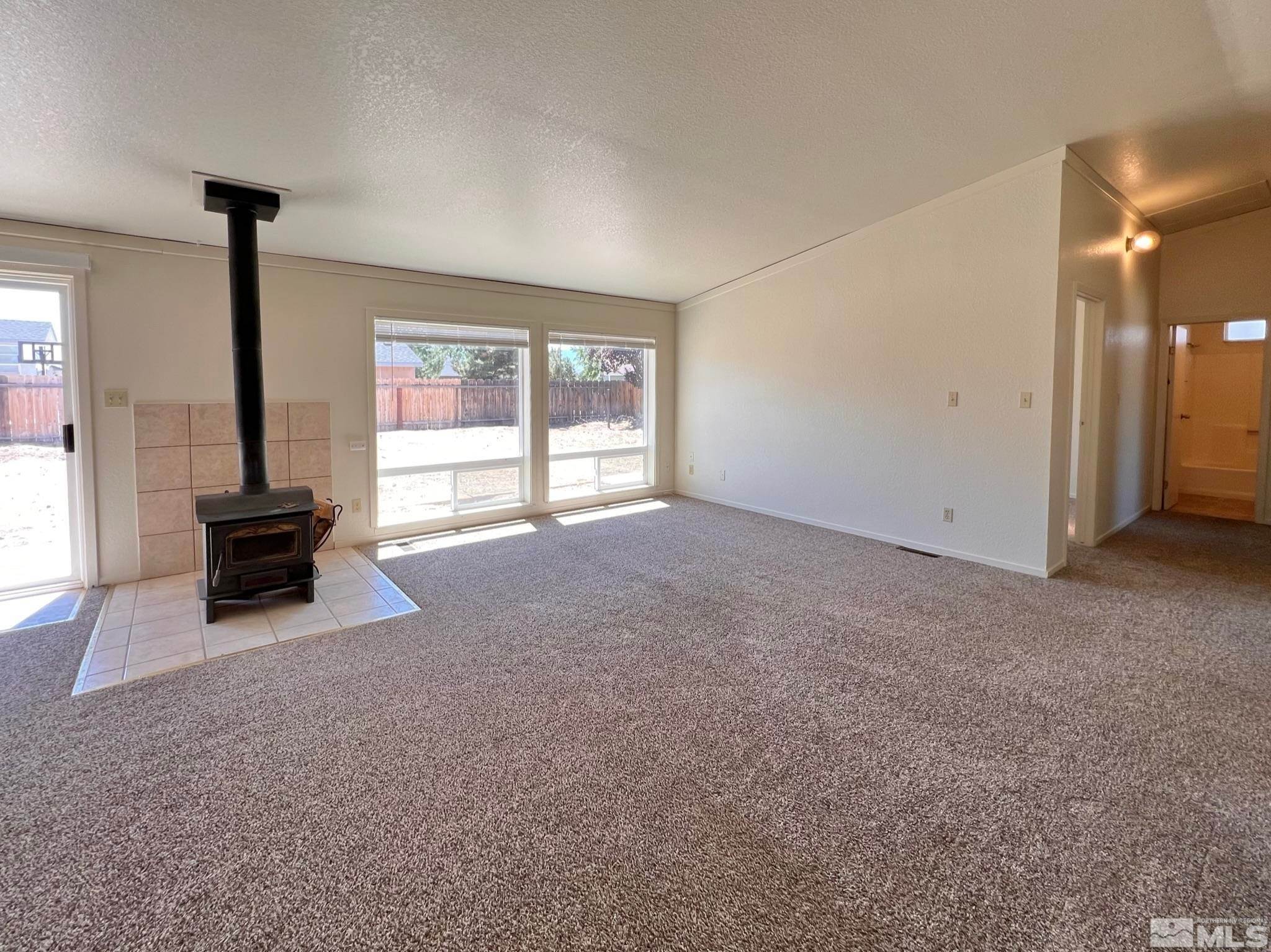 16. Single Family Homes for Active at 1309 Cardinal Court Gardnerville, Nevada 89460 United States