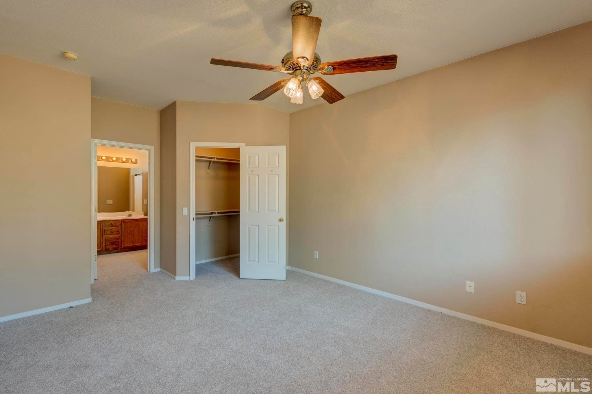 13. Single Family Homes for Active at 3967 Kettle Rock Drive Reno, Nevada 89508 United States
