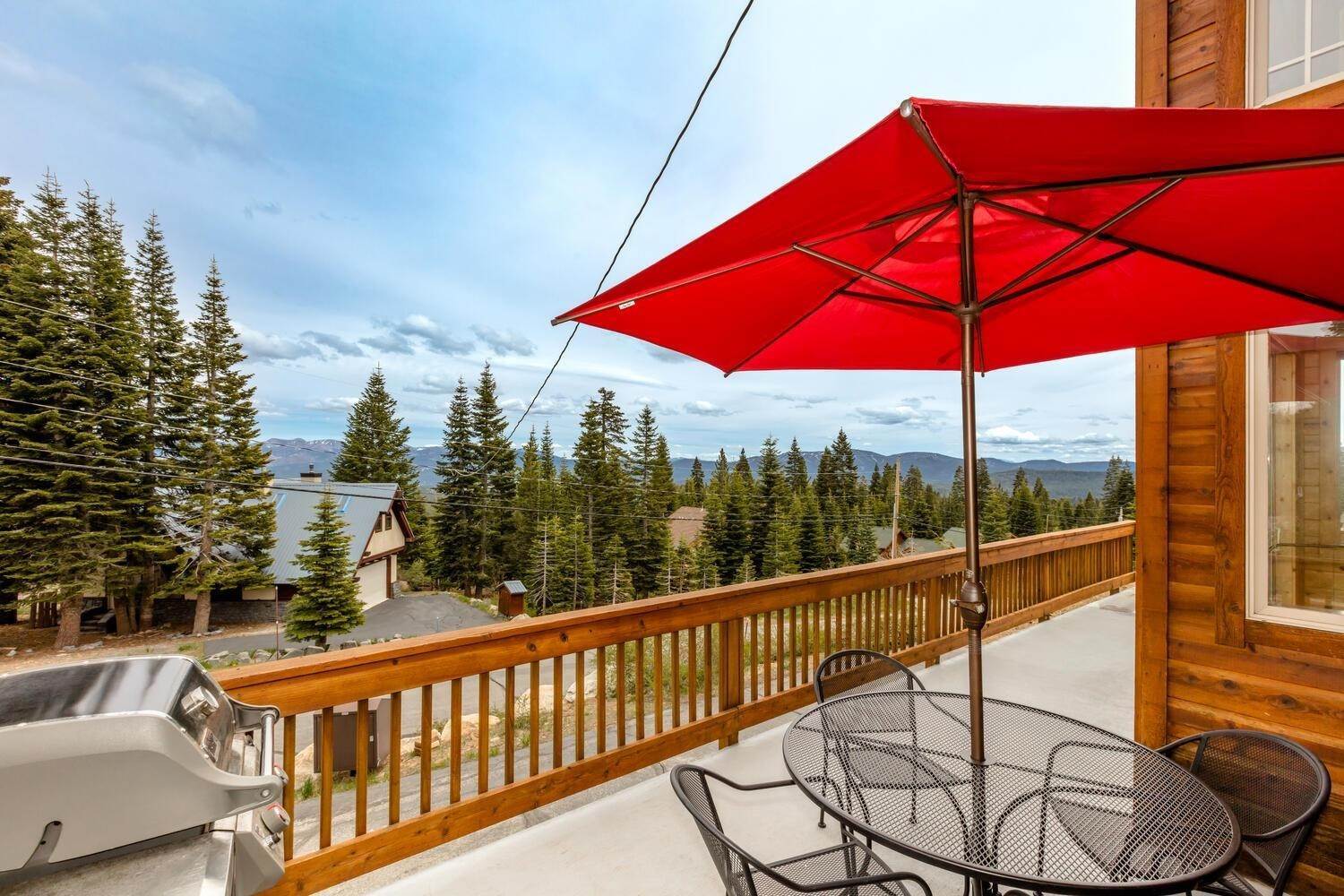 5. Single Family Homes for Active at 14290 Skislope Way Truckee, California 96161 United States