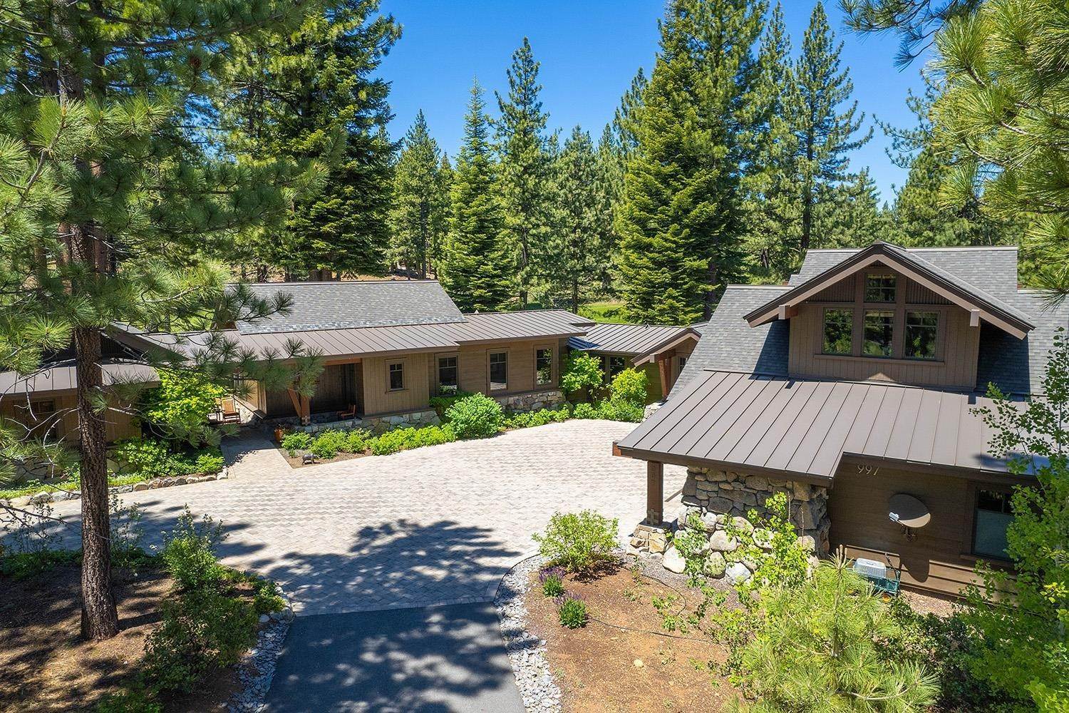 Single Family Homes for Active at 997 Paul Doyle Truckee, California 96161 United States