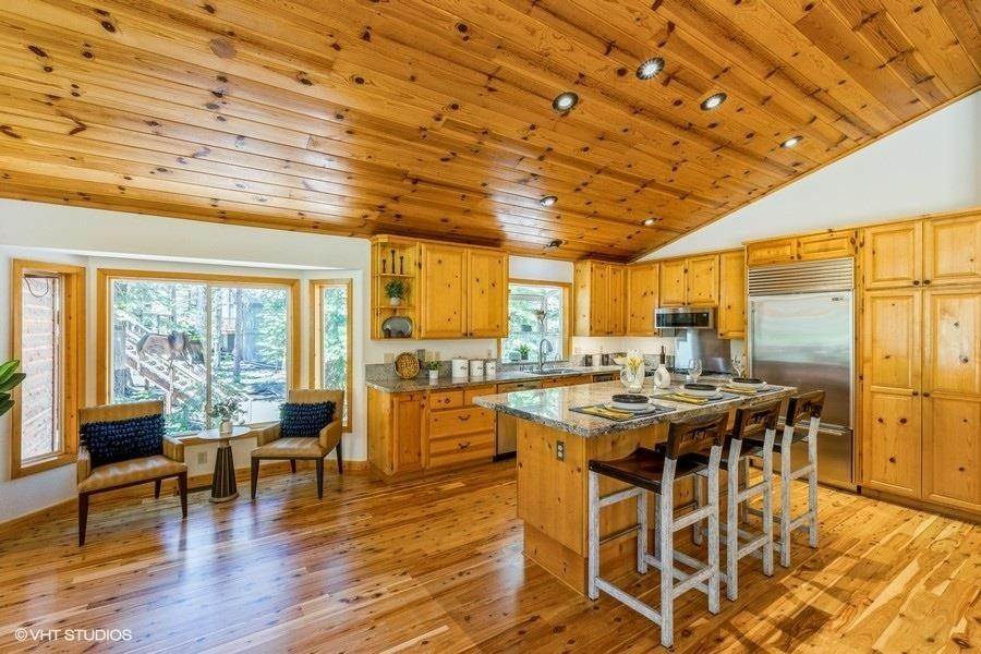 8. Single Family Homes for Active at 14281 Glacier View Road Truckee, California 96161 United States