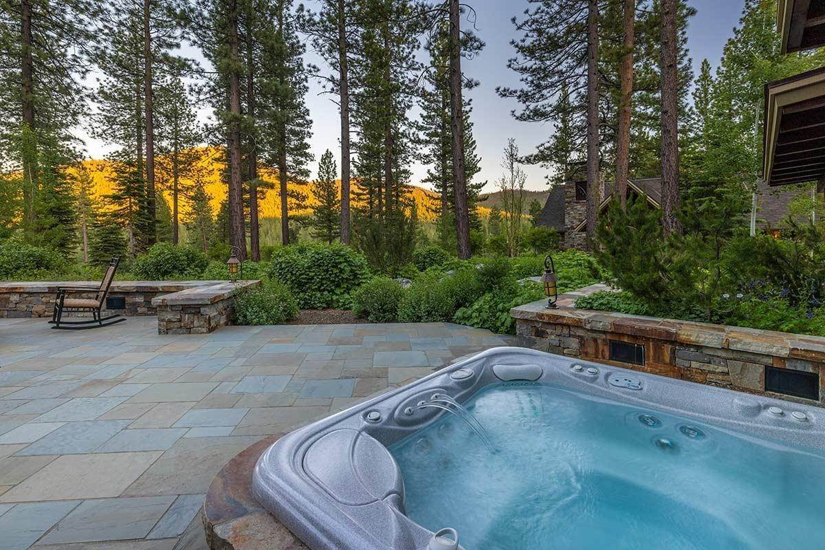 17. Single Family Homes for Active at 8133 Valhalla Drive Truckee, California 96161 United States