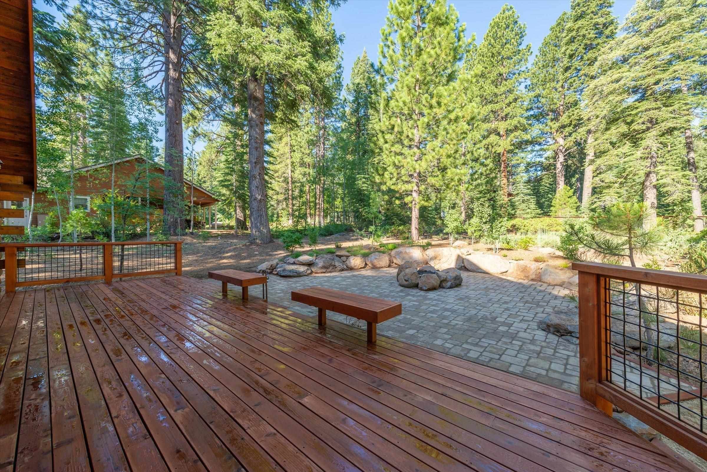 3. Single Family Homes for Active at 11500 Alpine View Court Truckee, California 96161 United States