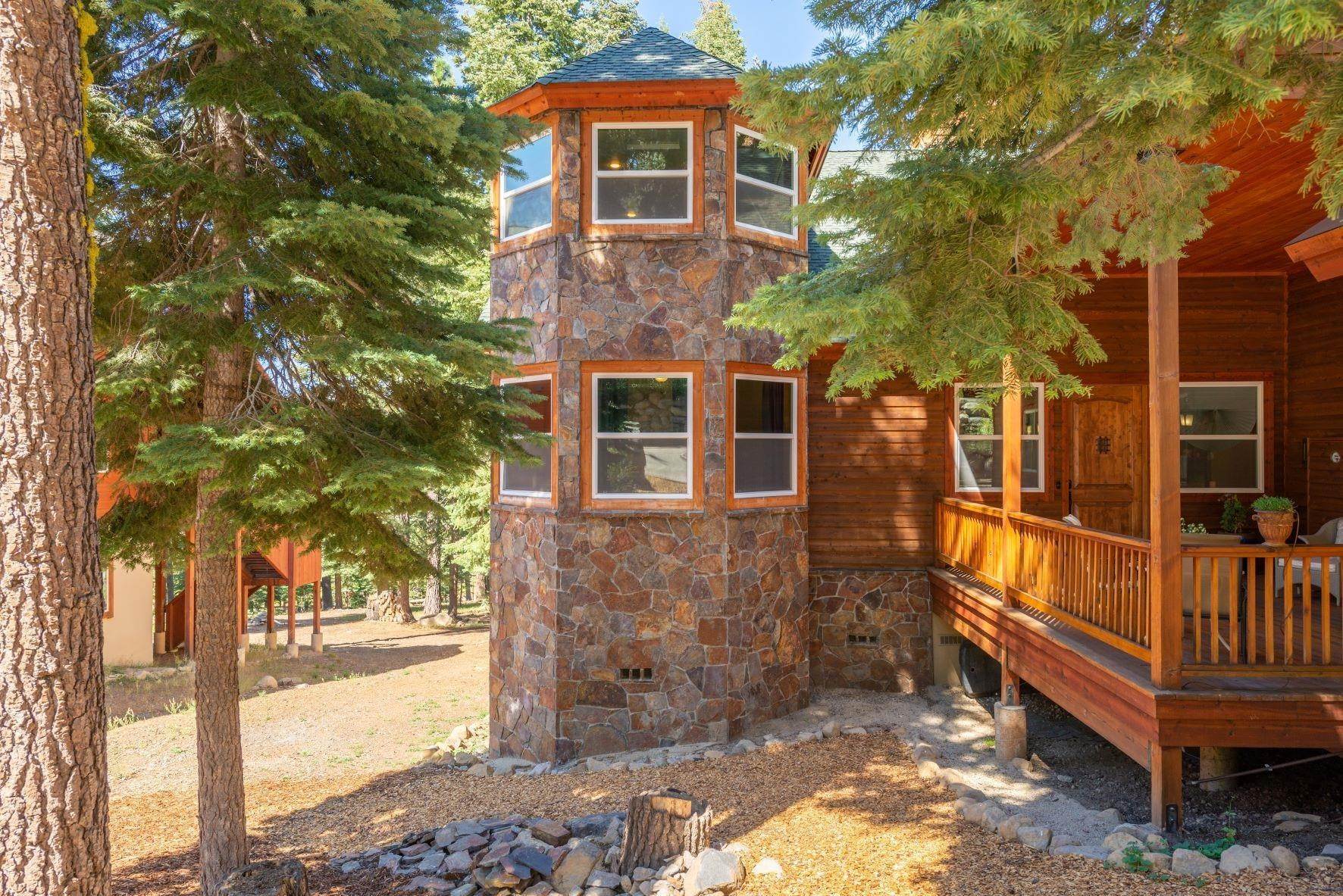 Single Family Homes for Active at 12333 Skislope Way Truckee, California 96161 United States