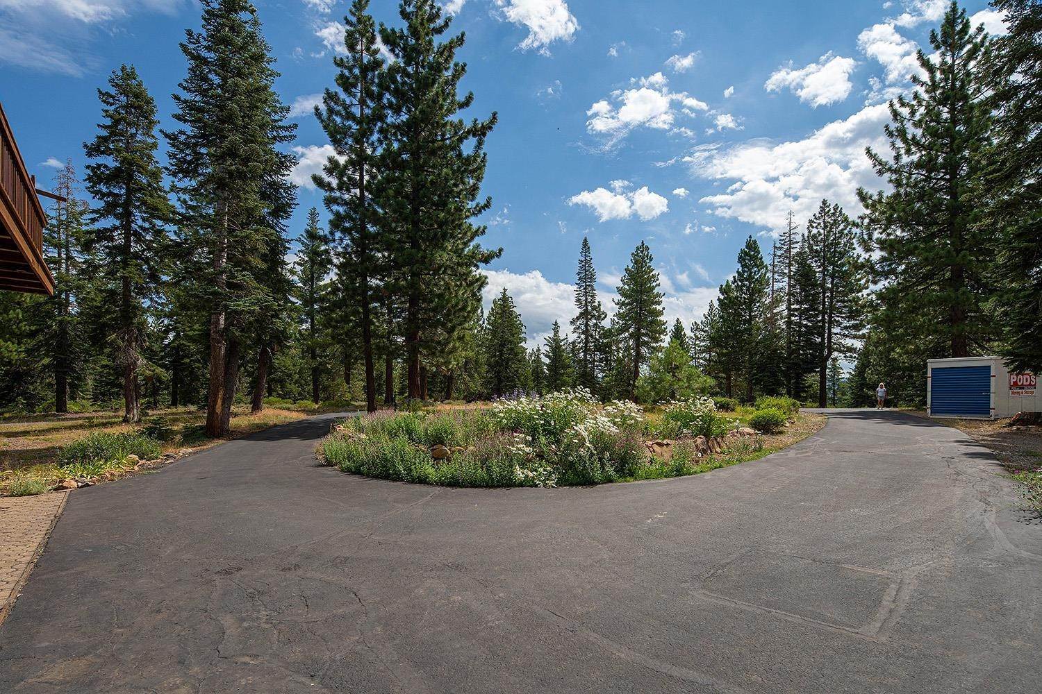 10. Single Family Homes for Active at 13195 Brookstone Drive Truckee, California 96161 United States