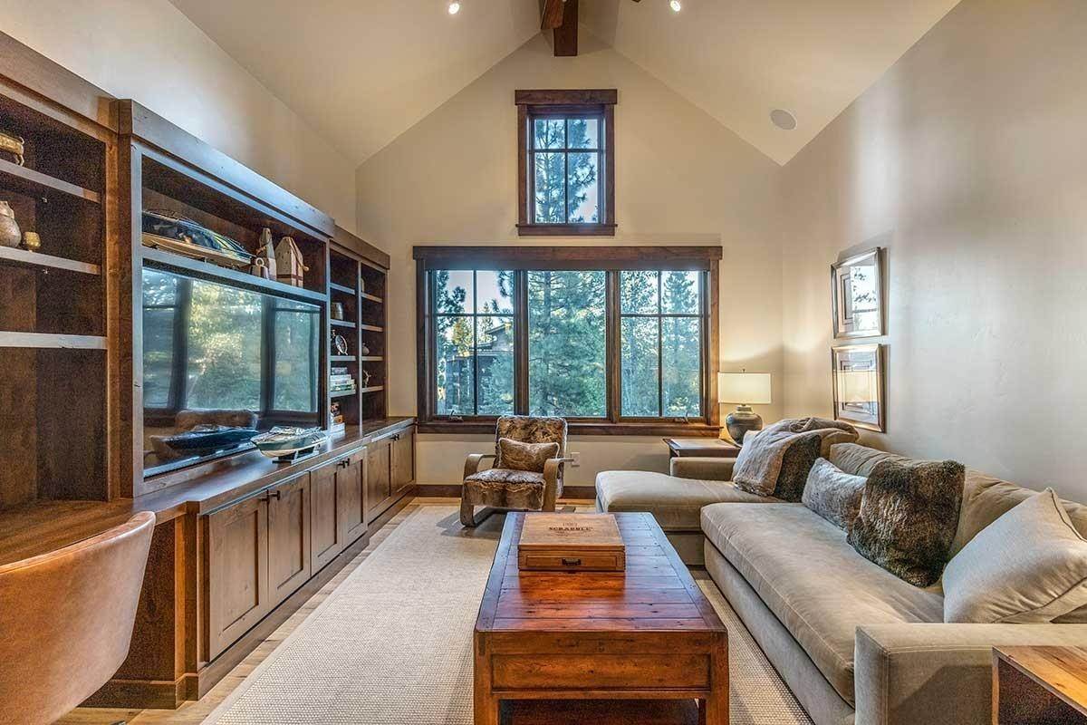 11. Single Family Homes for Active at 9706 Hunter House Drive Truckee, California 96161 United States