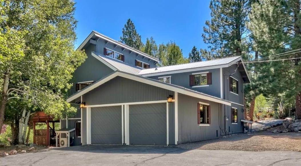 20. Single Family Homes for Active at 10651 Royal Crest Drive Truckee, California 96161 United States