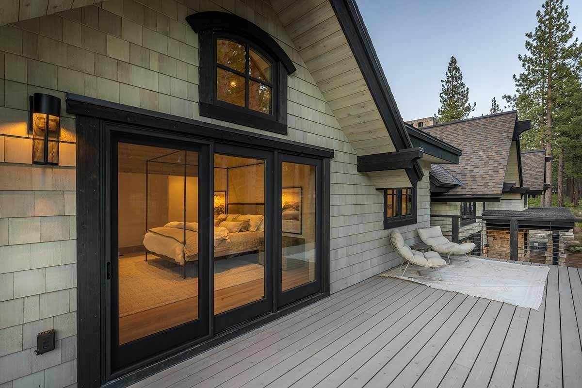 17. Single Family Homes for Active at 9713 Hunter House Drive Truckee, California 96161 United States