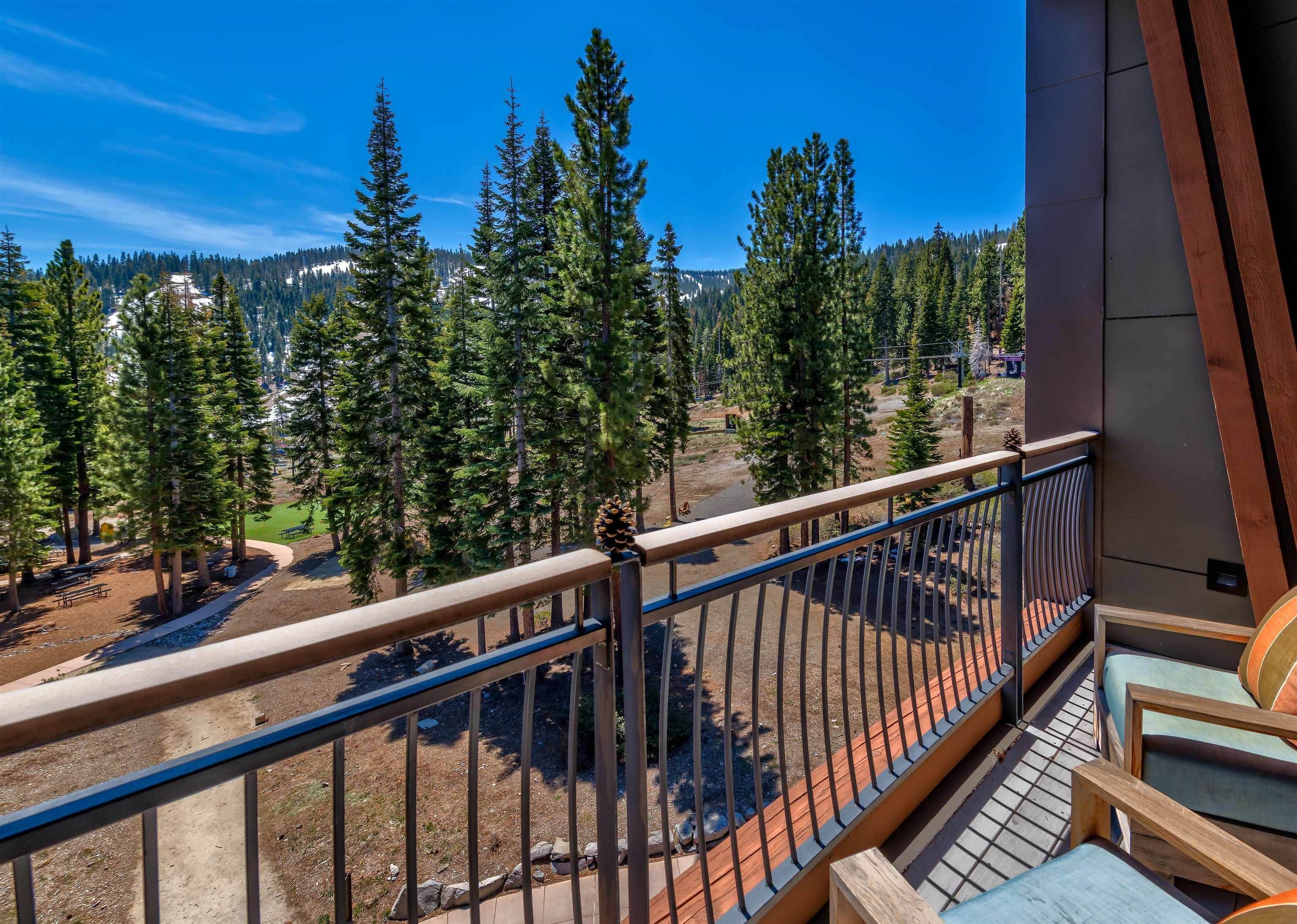 11. Condominiums for Active at 13031 Ritz Carlton Highlands Court Truckee, California 96161 United States