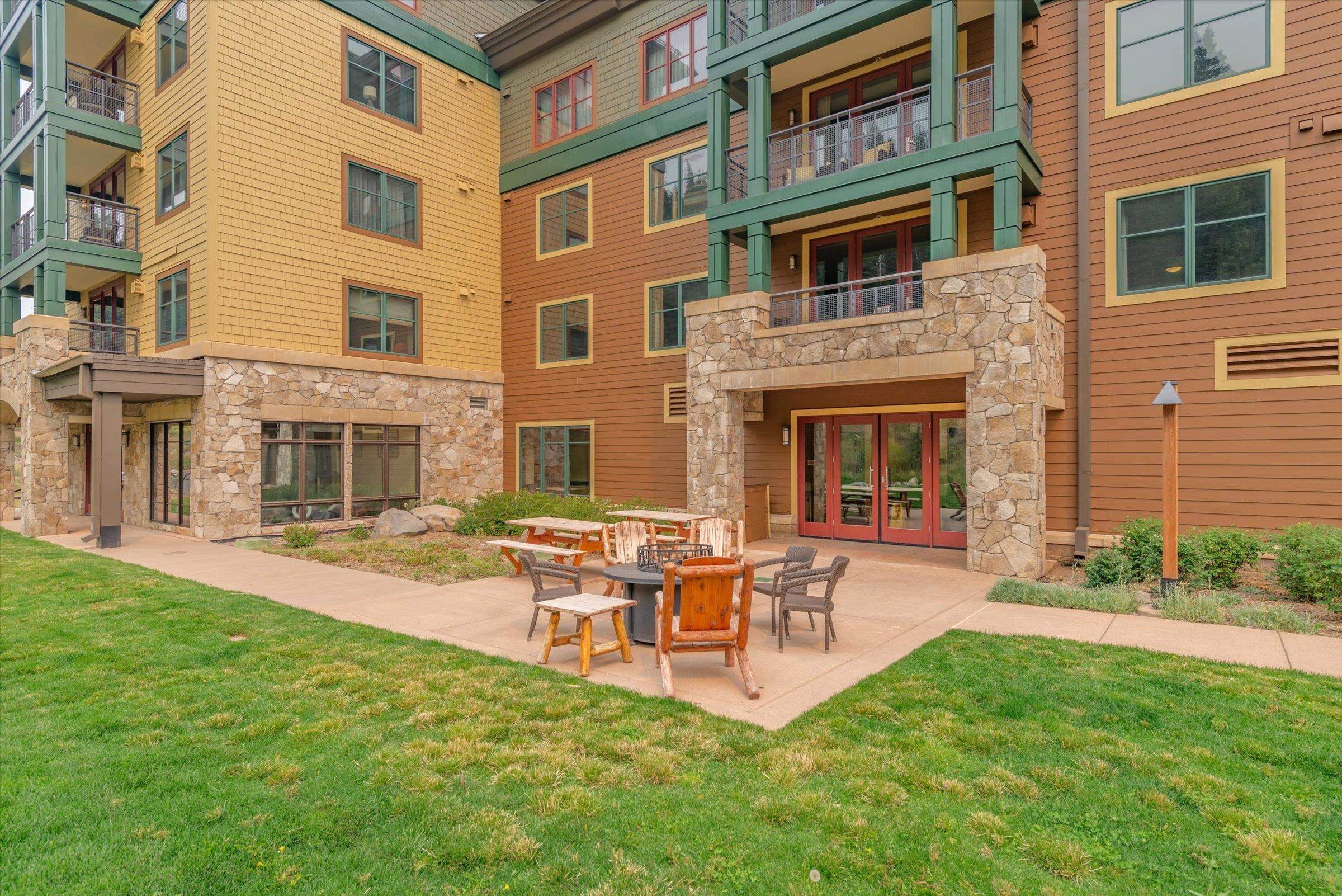 20. Condominiums for Active at 13051 Ritz Carlton Highlands Court Truckee, California 96161 United States