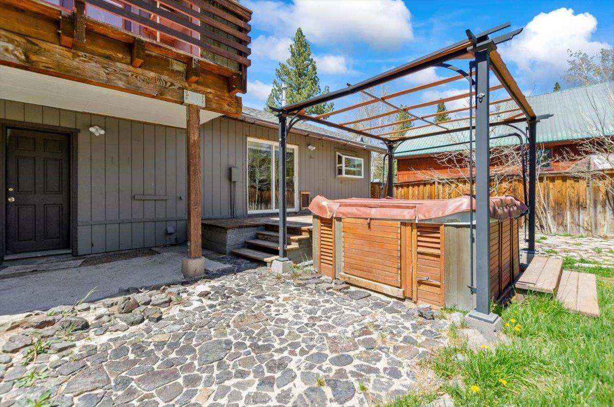 6. Single Family Homes for Active at 16631 Glenshire Drive Truckee, California 96161 United States