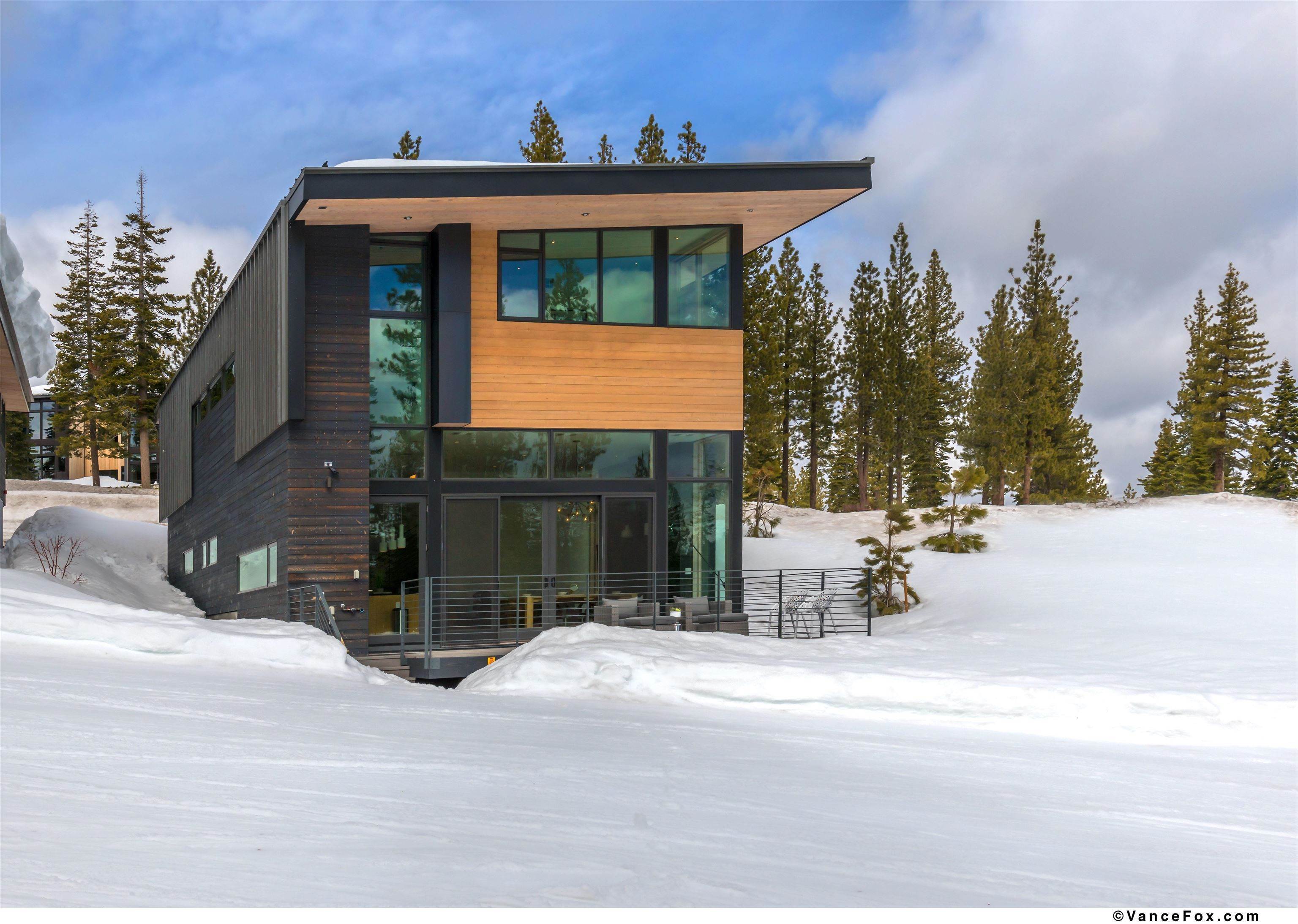 Condominiums for Active at 15040 Peak View Place Truckee, California 96161 United States