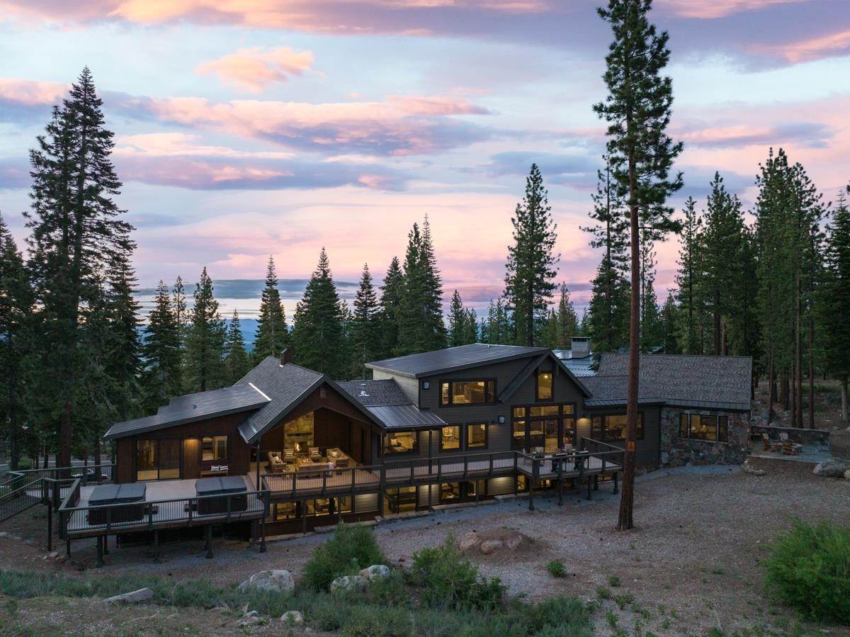Single Family Homes for Active at 19505 Glades Court Truckee, California 96161 United States