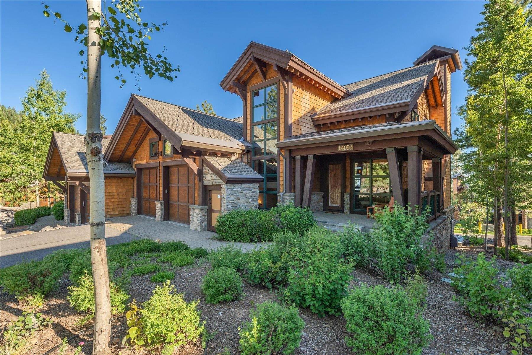 2. Single Family Homes for Active at 14053 Trailside Loop Truckee, California 96161 United States