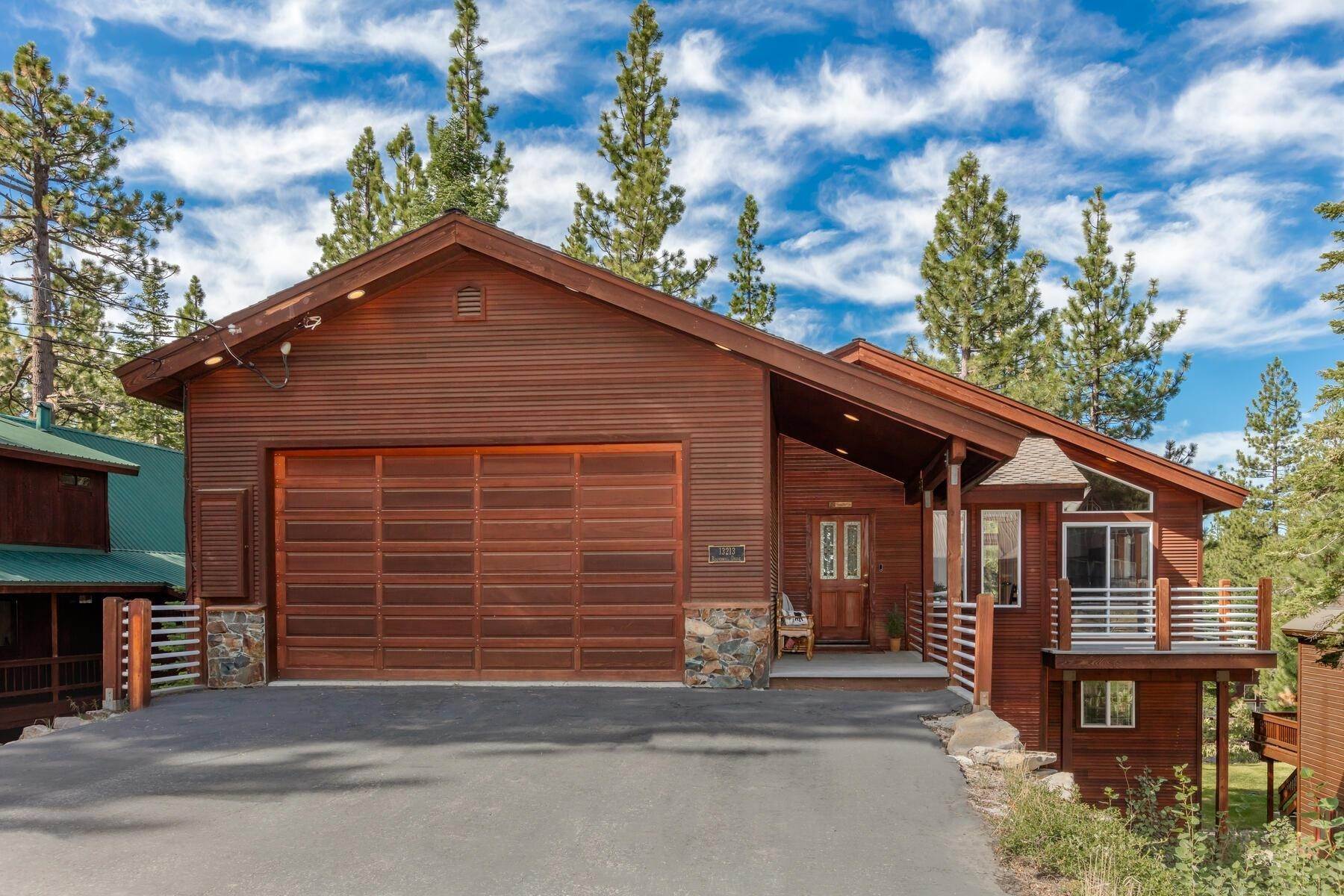 Single Family Homes for Active at 13213 Roundhill Drive Truckee, California 96161 United States