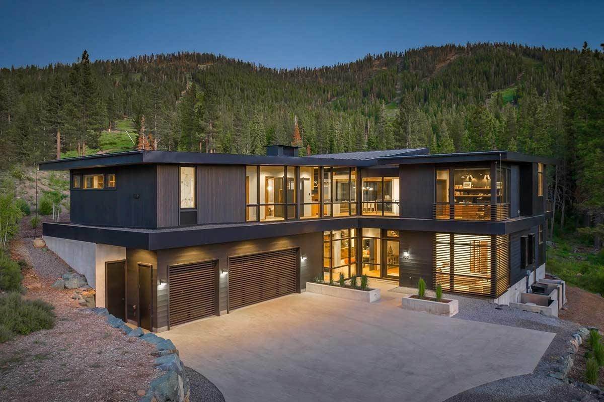 Single Family Homes for Active at 9601 Ahwahnee Place Truckee, California 96161 United States