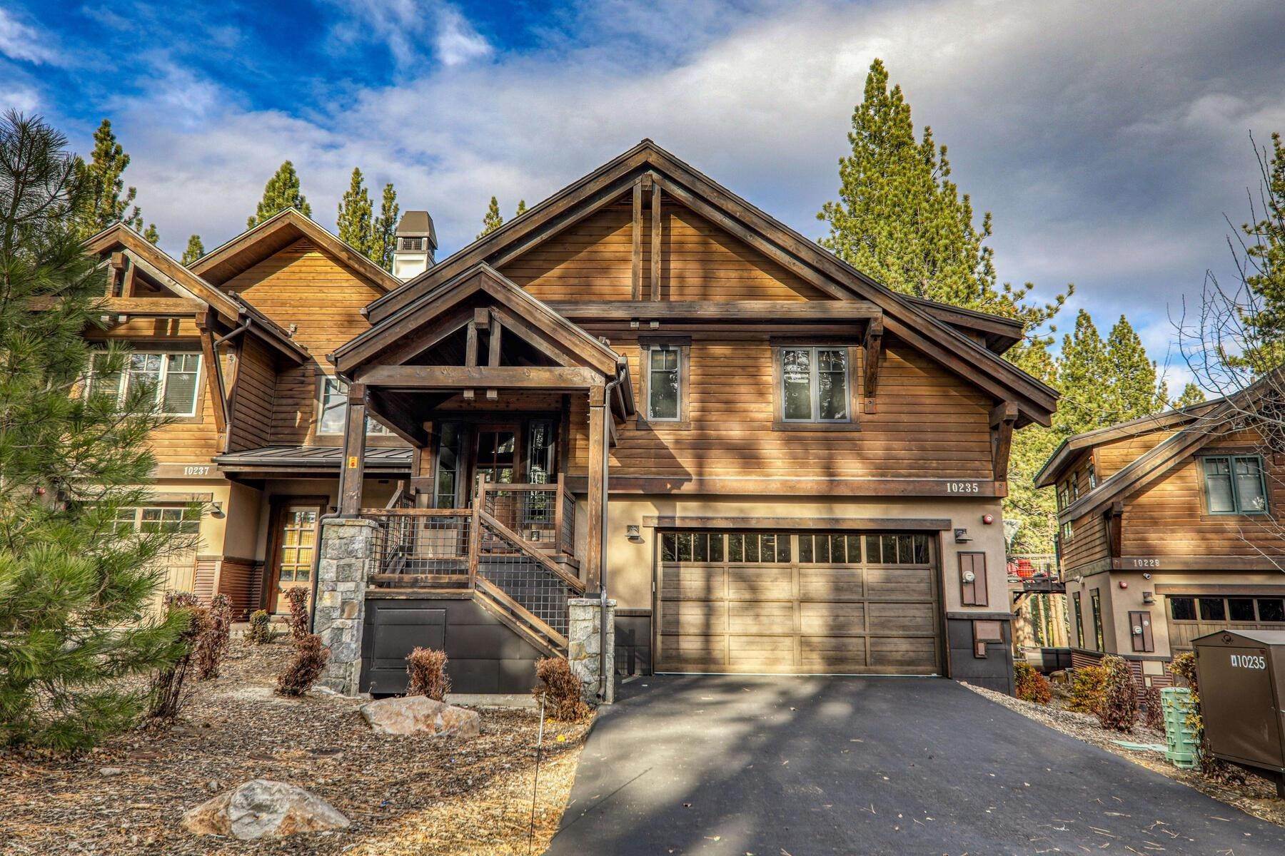 Single Family Homes 为 销售 在 10235 Annies Loop 特拉基, 加利福尼亚州 96161 美国