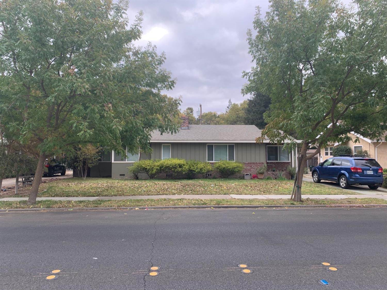 2. Single Family Homes for Active at 1020 E Main Street Turlock, California 95380 United States