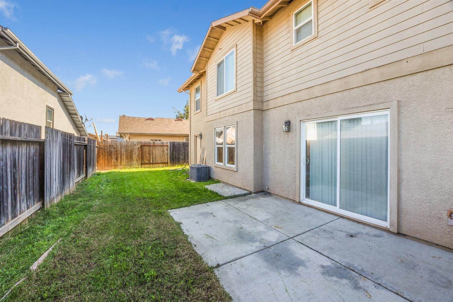 34. Single Family Homes for Active at 2221 Mogan Avenue Sacramento, California 95838 United States