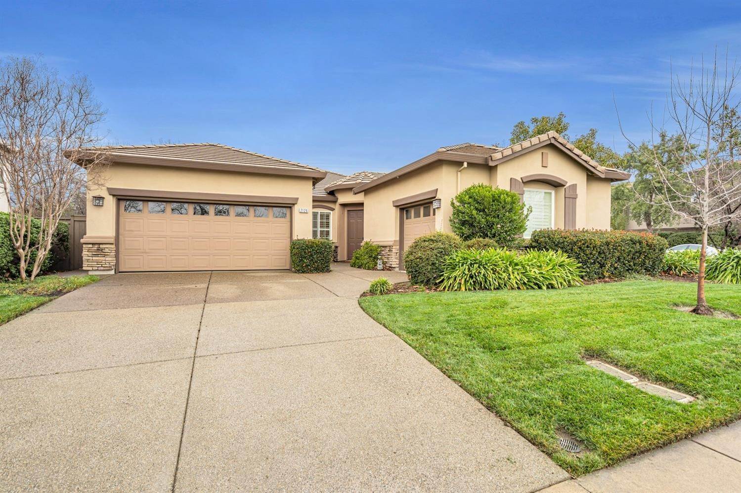 5. Single Family Homes for Active at 2126 Armsmere Circle El Dorado Hills, California 95762 United States