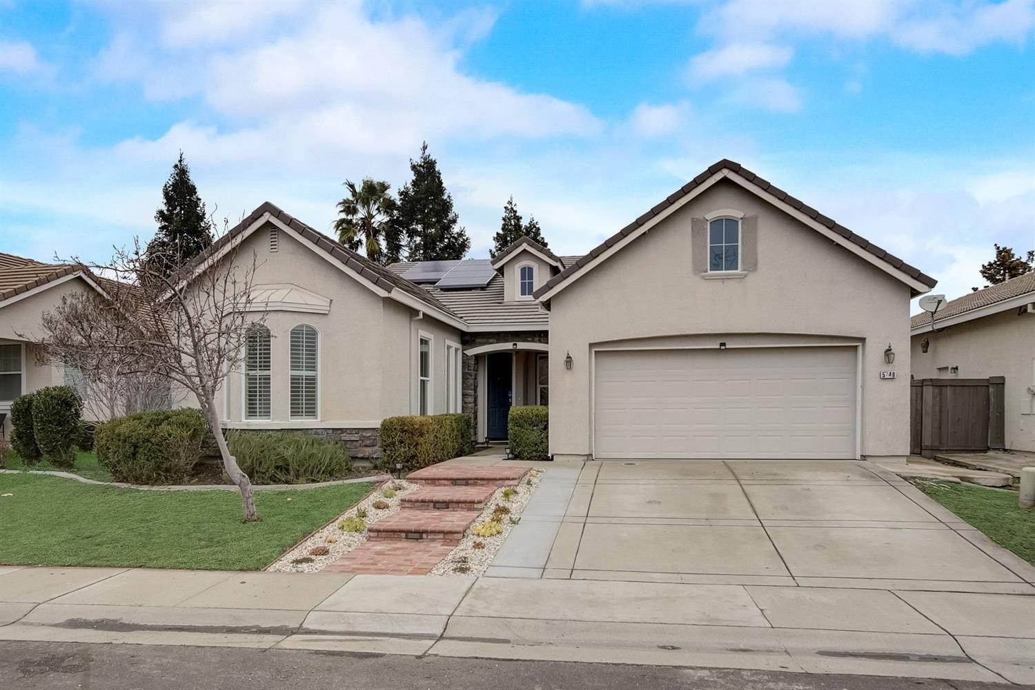 7. Single Family Homes for Active at 5748 Herbal Way Sacramento, California 95835 United States