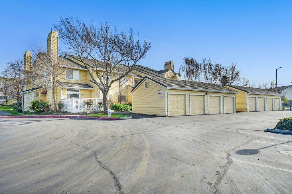 22. Condominiums for Active at 909 Waterford Place Pinole, California 94564 United States