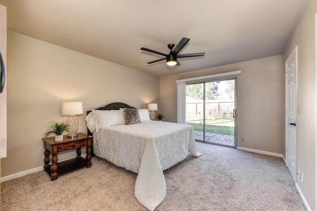 24. Single Family Homes for Active at 8111 Poppyfield Way Citrus Heights, California 95610 United States