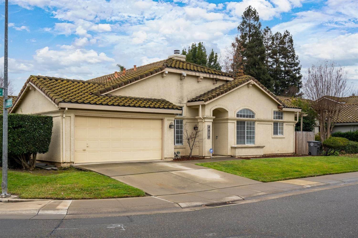3. Single Family Homes for Active at 4610 Shenango Elk Grove, California 95758 United States