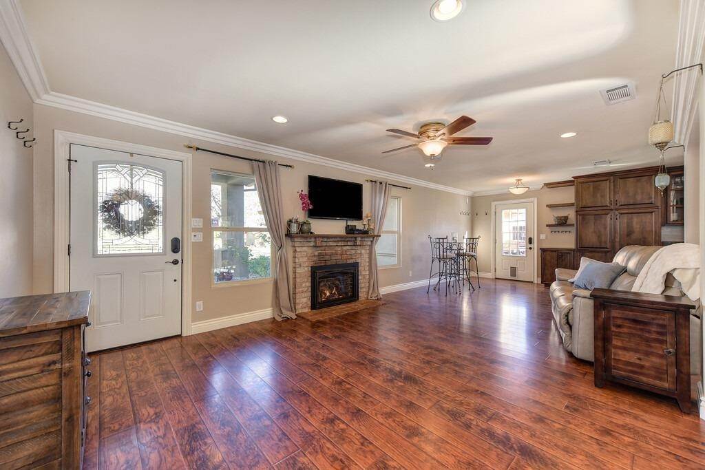 8. Single Family Homes for Active at 6928 Linker Court Fair Oaks, California 95628 United States
