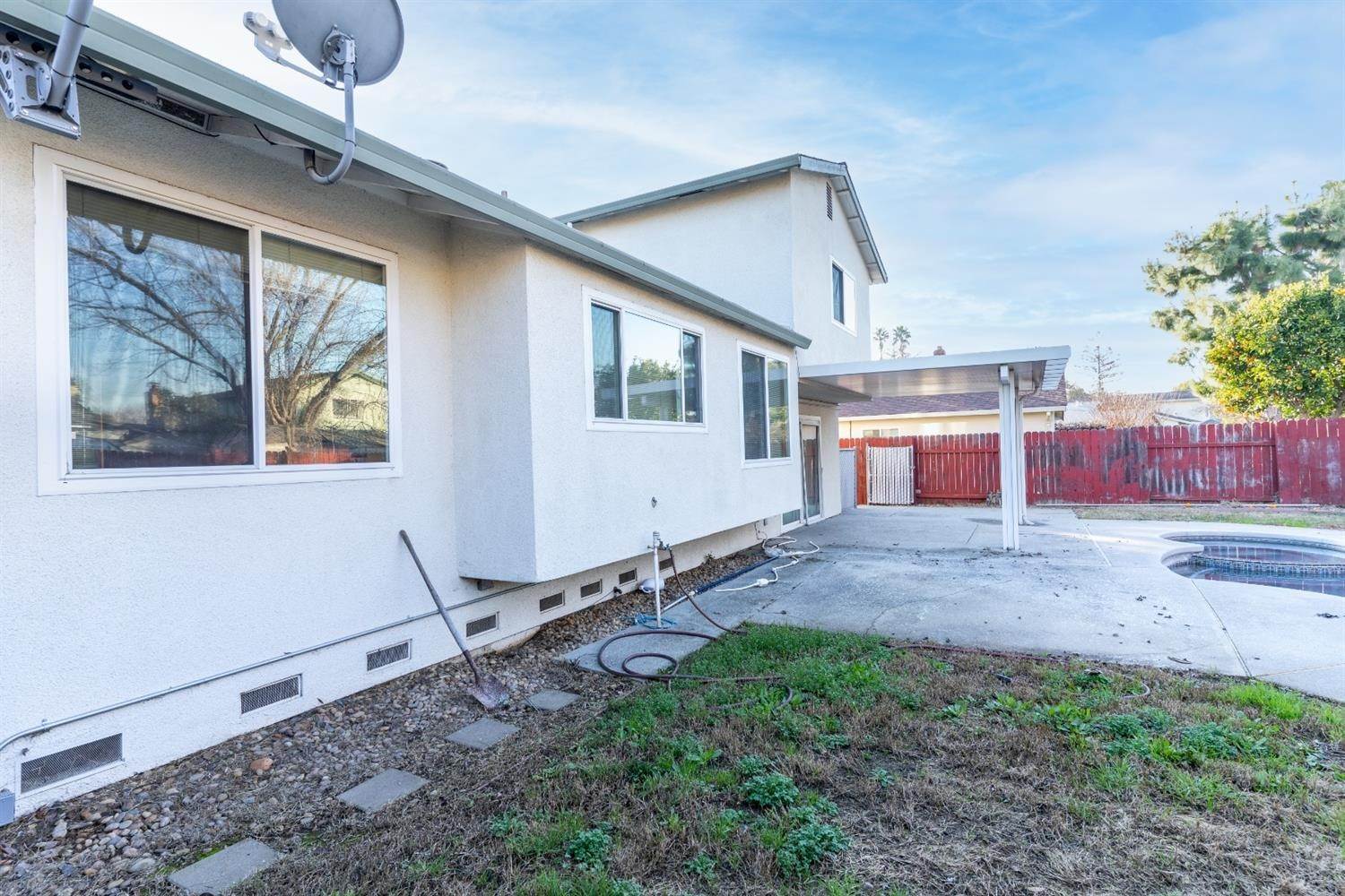 26. Single Family Homes for Active at 10036 Vanguard Drive Sacramento, California 95827 United States