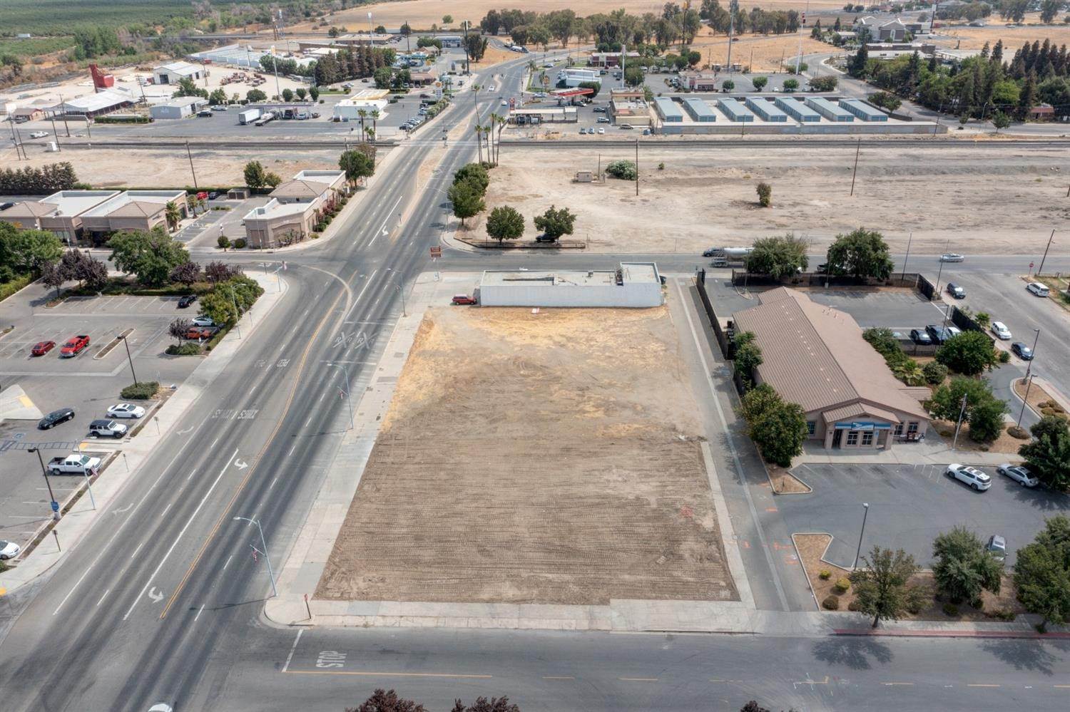 7. Land for Active at 41 Robertson Boulevard Chowchilla, California 93610 United States