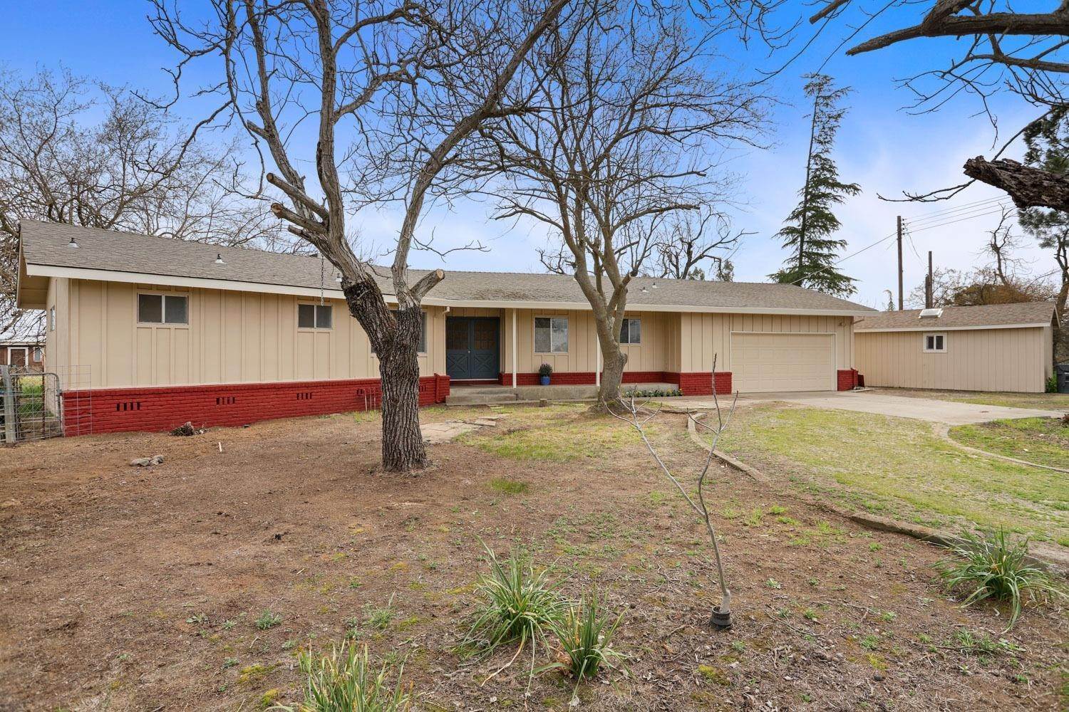 27. Single Family Homes for Active at 8595 Bradshaw Road Elk Grove, California 95624 United States