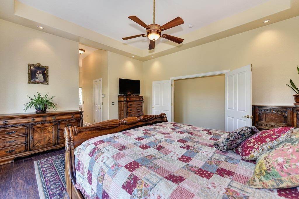 21. Single Family Homes for Active at 17185 Shake Ridge Road Sutter Creek, California 95685 United States