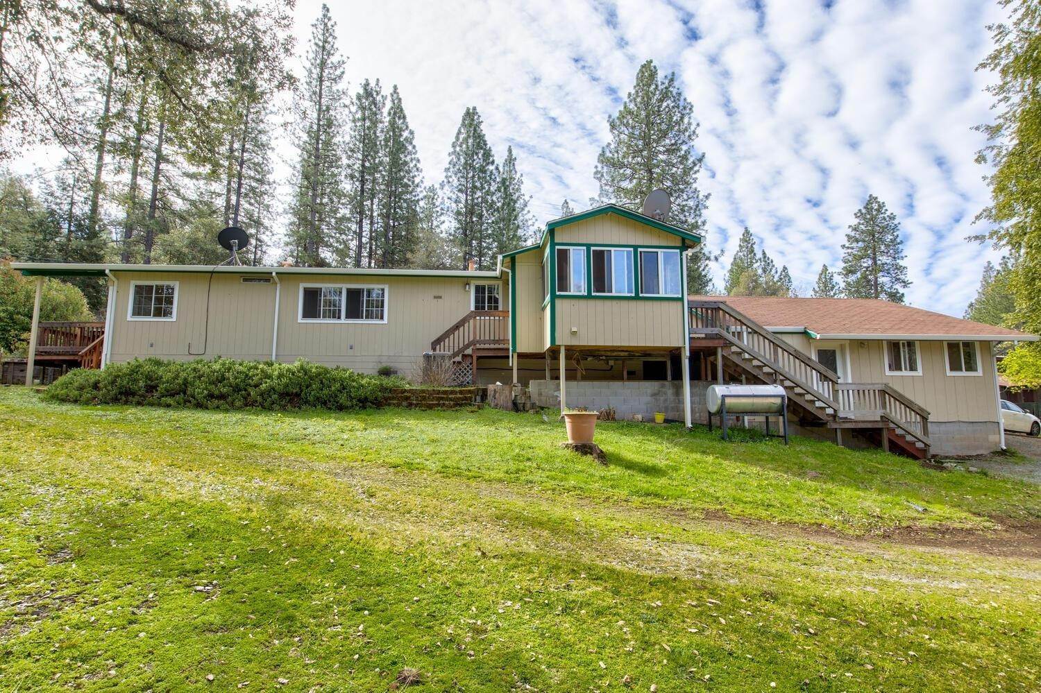 Single Family Homes 为 销售 在 3241 Omo Ranch Road Somerset, 加利福尼亚州 95684 美国