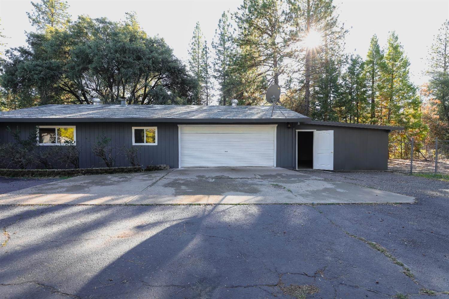 Single Family Homes for Active at 21659 Shake Ridge Road Volcano, California 95689 United States