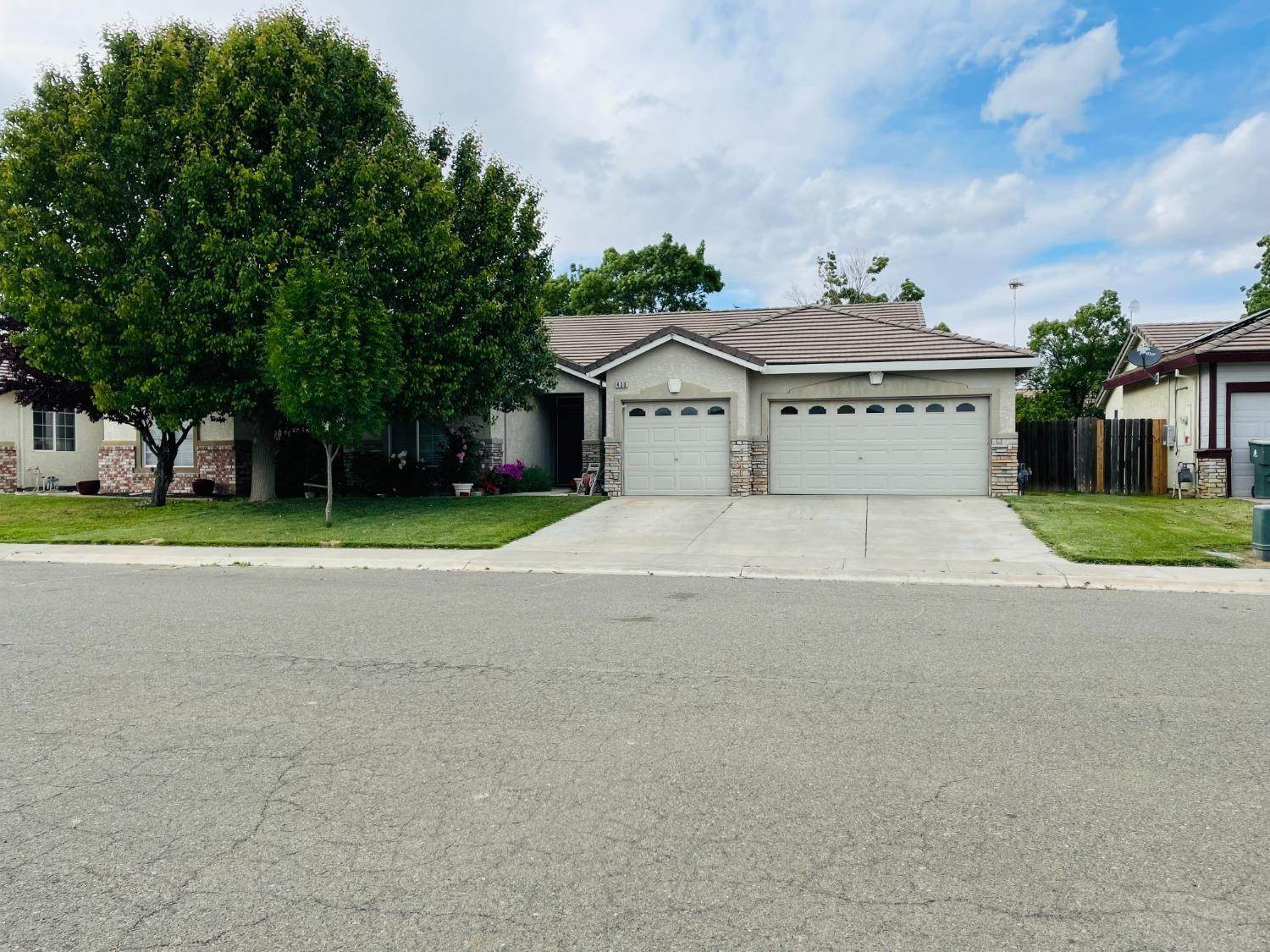 Single Family Homes 为 销售 在 430 Padre Pio Drive Williams, 加利福尼亚州 95987 美国