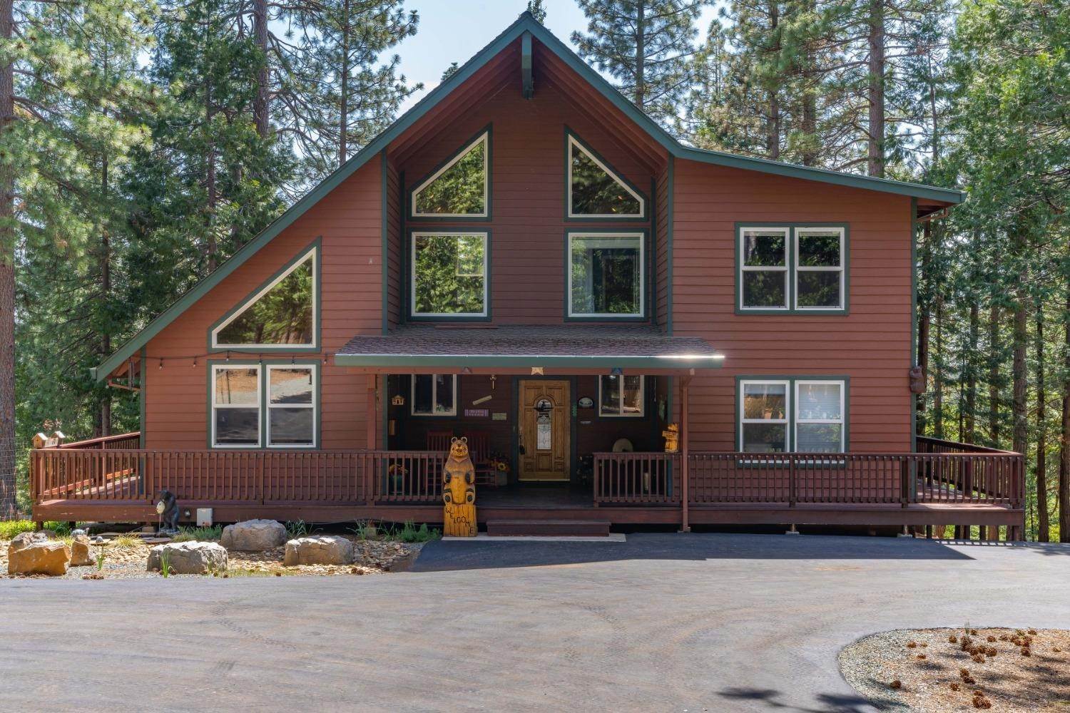 Single Family Homes 为 销售 在 20182 Pine Dr. E Pioneer, 加利福尼亚州 95666 美国