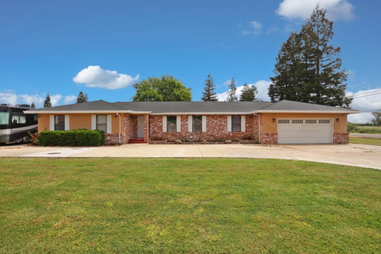 Single Family Homes por un Venta en 10100 Van Parker Lane Galt, California 95632 Estados Unidos