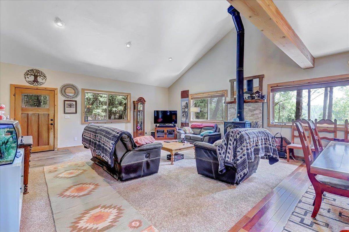 28. Single Family Homes for Active at 17627 Greenhorn Road Grass Valley, California 95945 United States